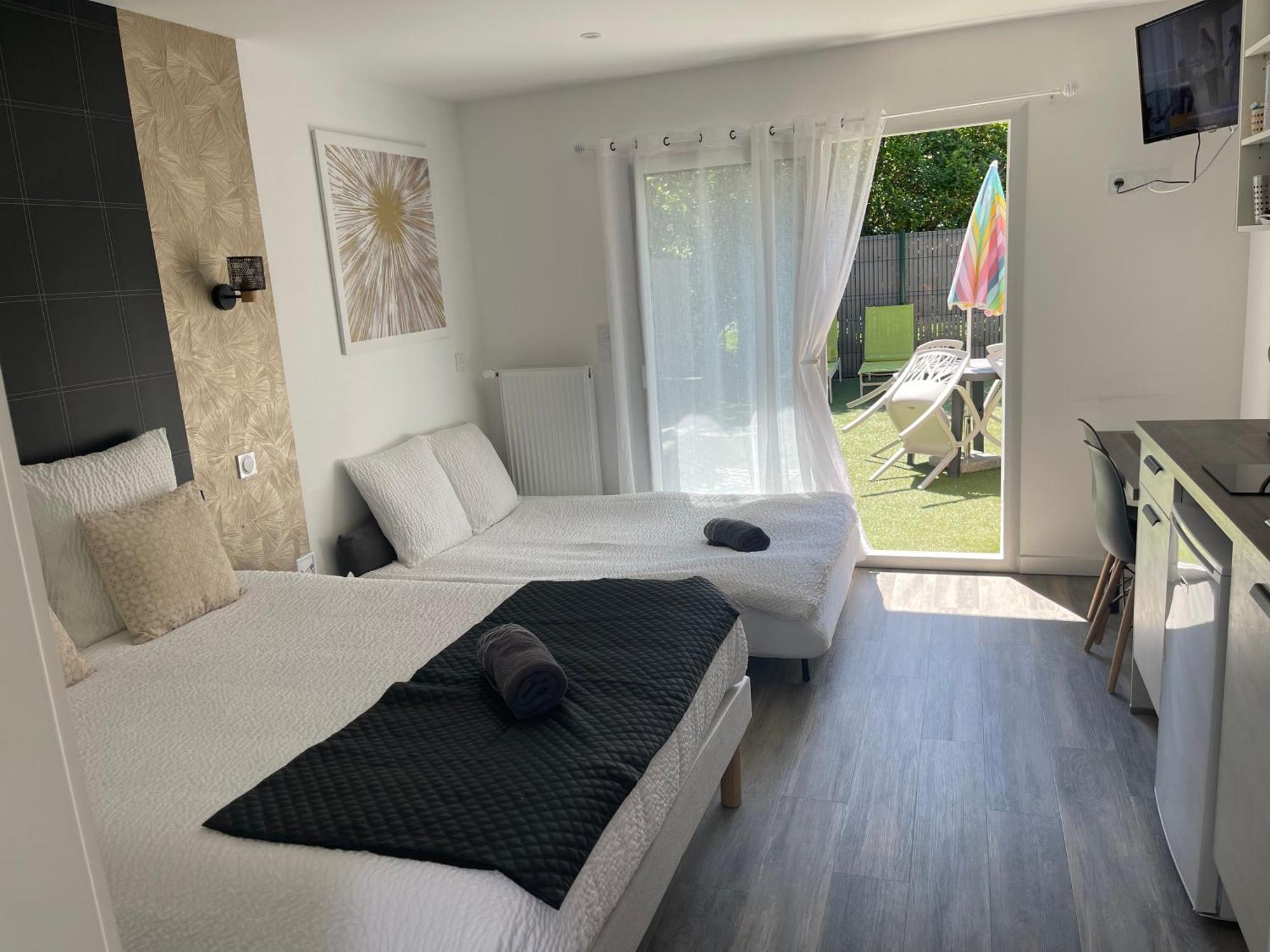Jardin Prive 2 Bed & Breakfast La Ravoire Exterior photo
